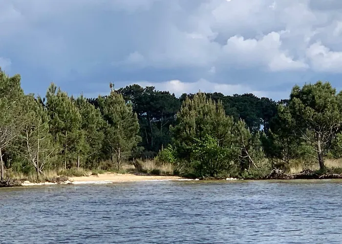 Lachanau Paradis Hébergement de vacances *
